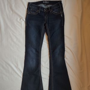 Silver jeans size 25L Dark wash wide leg.